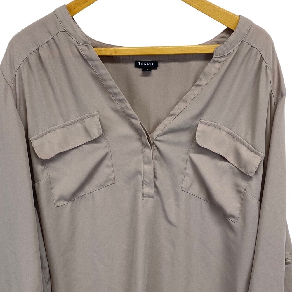 Torrid Womens Taupe Tunic Blouse Plus Size 3(3XL)Roll Tab Sleeves V Neck Pockets